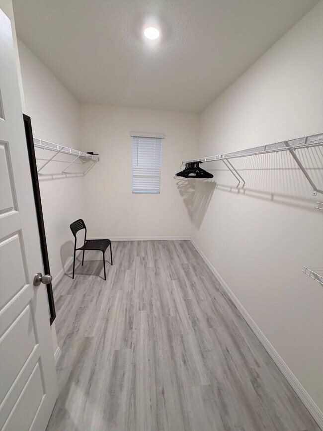 Building Photo - 3013 Moulin Rd