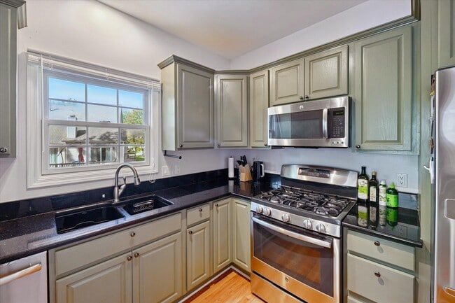 Building Photo - 30861 Centennial Dr
