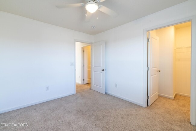 Building Photo - 228 Belle court