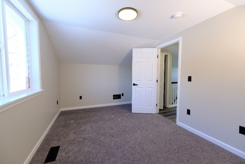 Building Photo - 246 Gorham St