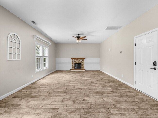 Building Photo - 156 Old Beechtree Ln