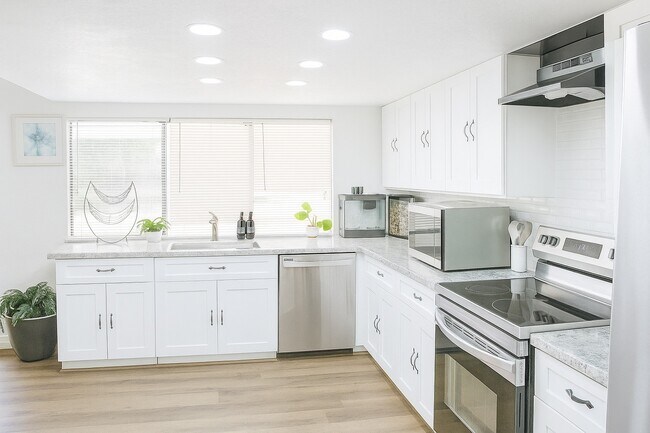 Building Photo - 5126 Sprey Dr