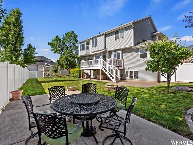 Building Photo - 3-bedroom, 2.5-bathroom home