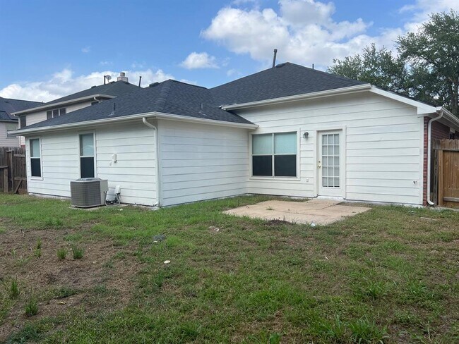 Building Photo - 9642 Weldridge Dr