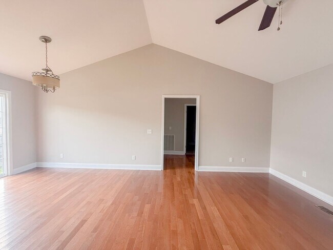 Building Photo - Pet-Friendly One-Level Home with Fenced Yard, Garage & Stainless Steel Appliances