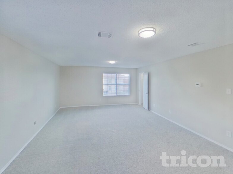 Building Photo - 8116 Cutter Hill Ave