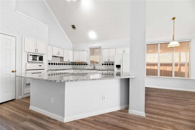 Building Photo - 2324 Dyers Oak Dr