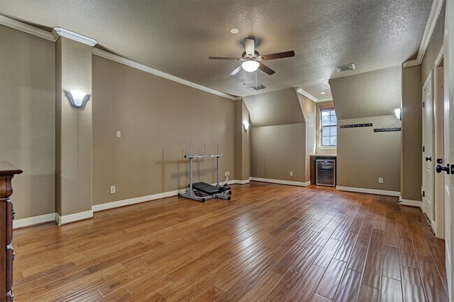 Building Photo - 388 Berkley Dr