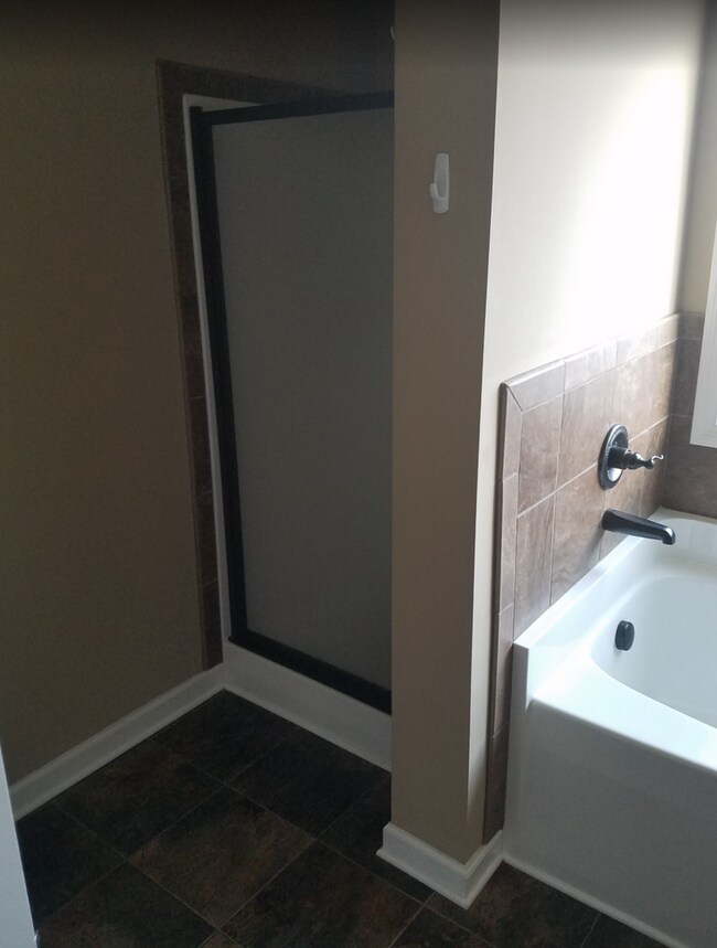 Building Photo - 501 Falkland Cir