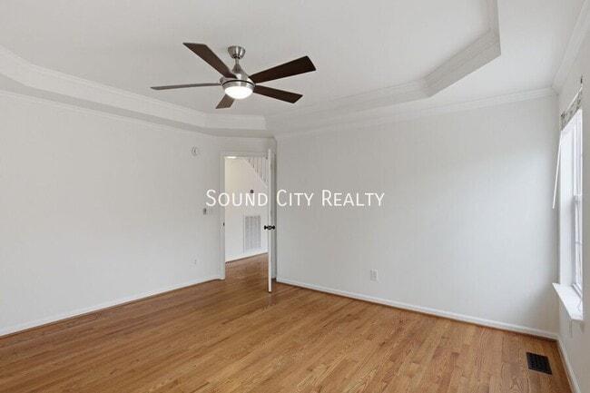 Building Photo - 5112 Bay Overlook Dr