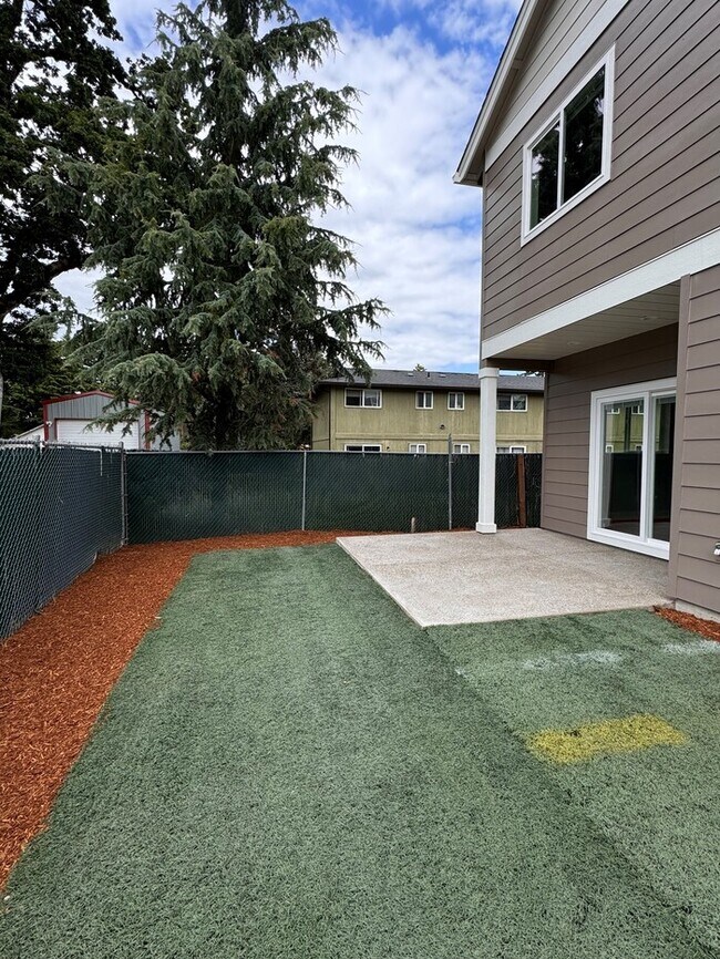 Building Photo - New Home Will Be Ready For Move In June 1st! One Block From Linfield University! Must See Today!