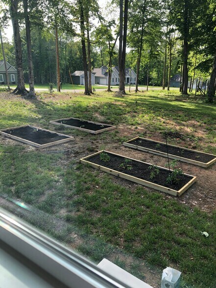 Building Photo - 300 Clancey Ln