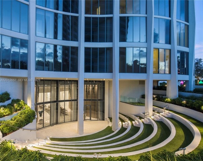 Building Photo - 2831 S Bayshore Dr