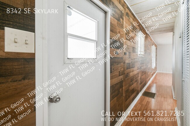 Building Photo - 8342 SE Skylark-