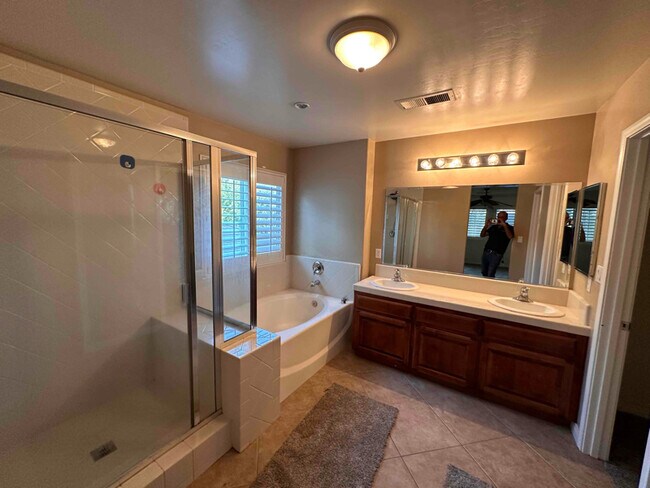 Building Photo - 7309 Sleepy Lagoon Dr