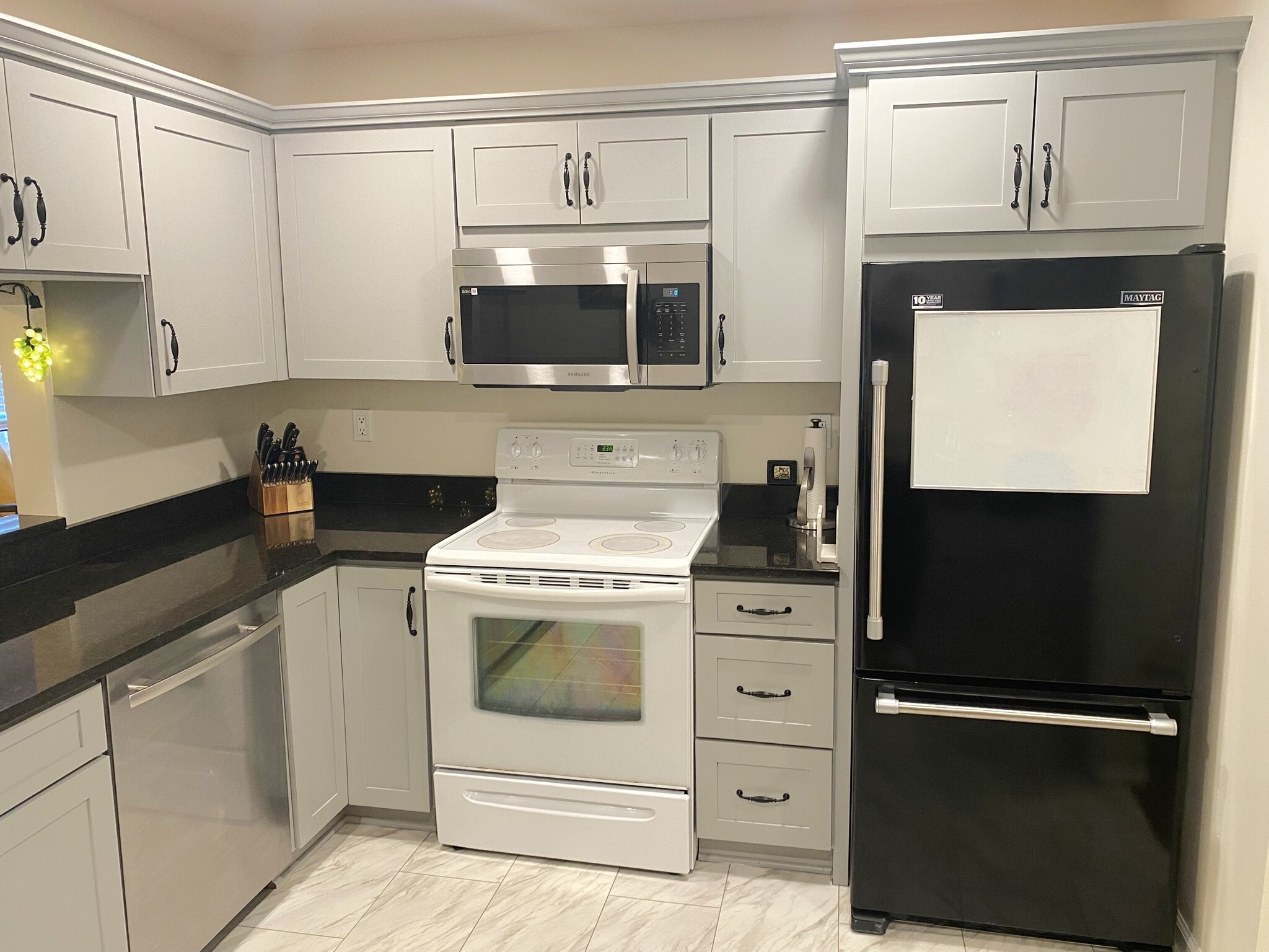 Building Photo - 328 Sierra Vista Ln