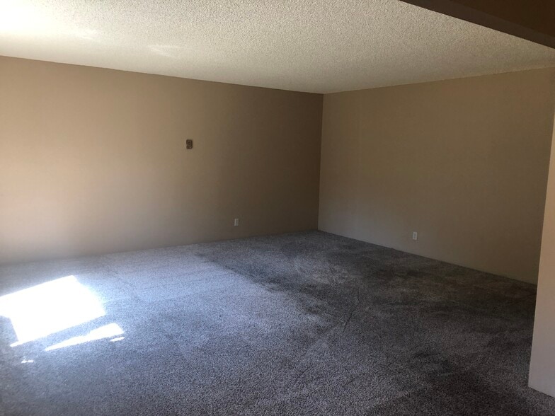 Building Photo - 1220 NW State St