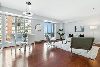 Building Photo - 197 8th St