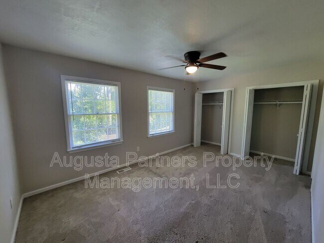 Building Photo - 428 Pleasant Home Rd