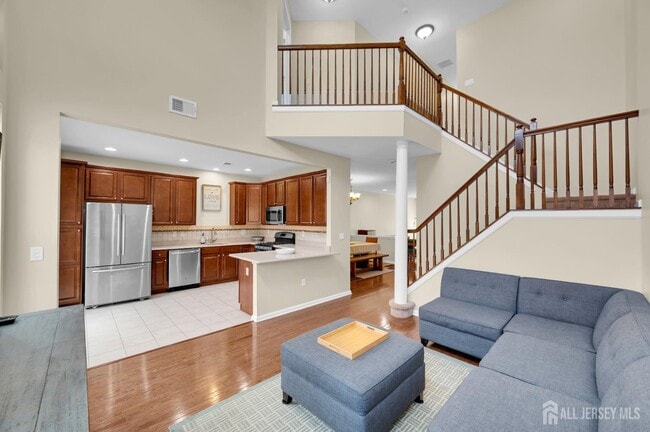 Building Photo - 304 Cambridge Dr