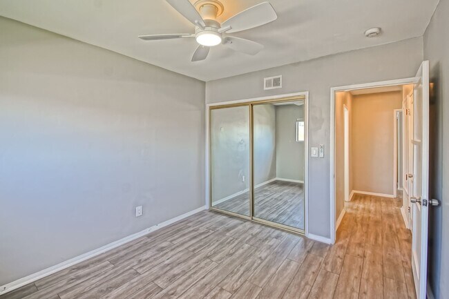 Building Photo - REMODELED, BRIGHT & AIRY 3BR2BA HOME W/ DETACHED GARAGE, CHARMING FRONT PORCH/YARD & HUGE REAR YA...