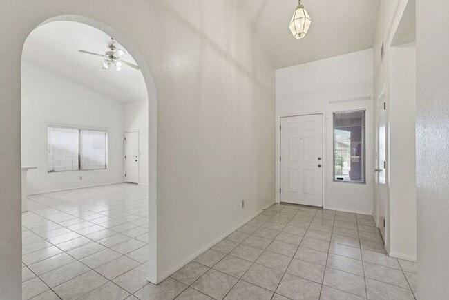 Building Photo - 8063 S New Abbey Dr