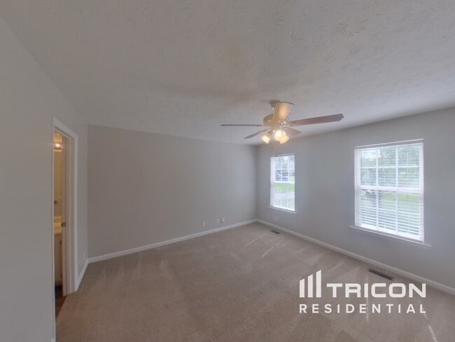 Building Photo - 1526 Amberwood Cir