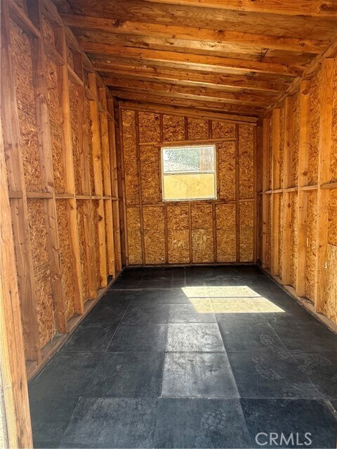 Building Photo - 6517 White Oak Ave