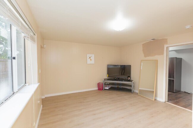 Primary Photo - 331 Courtland Dr