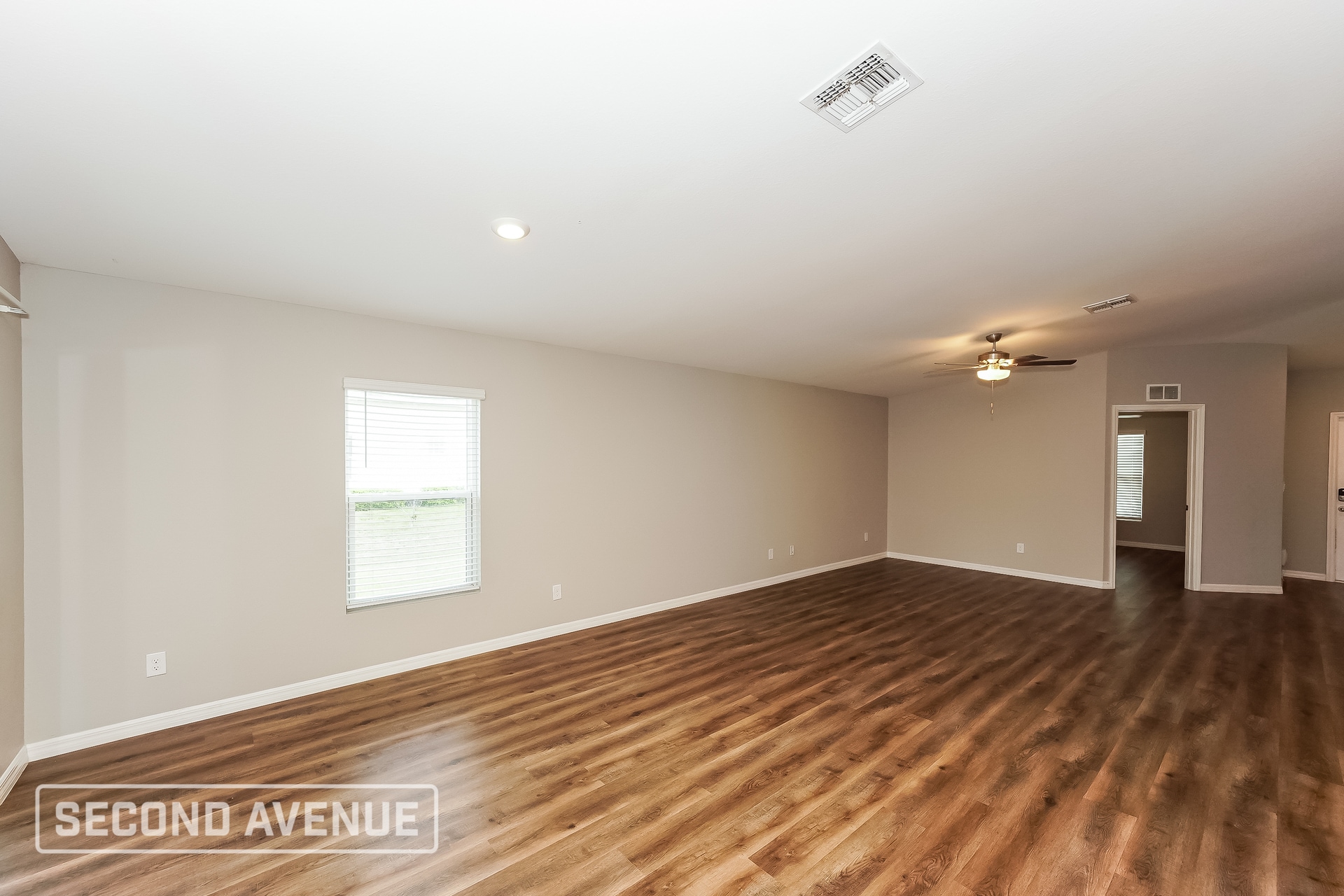 Building Photo - 5233 Farmington Ave