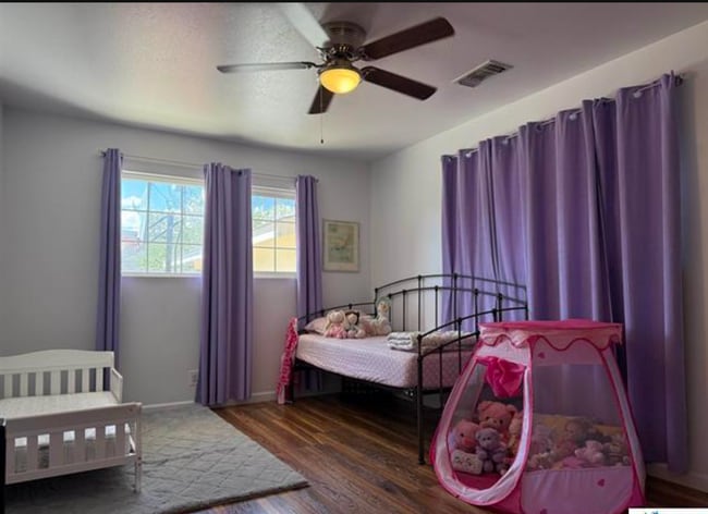 Building Photo - 328 Minckler Ave