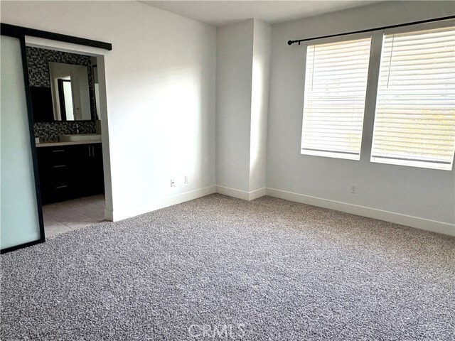 Building Photo - 12 Empire Dr