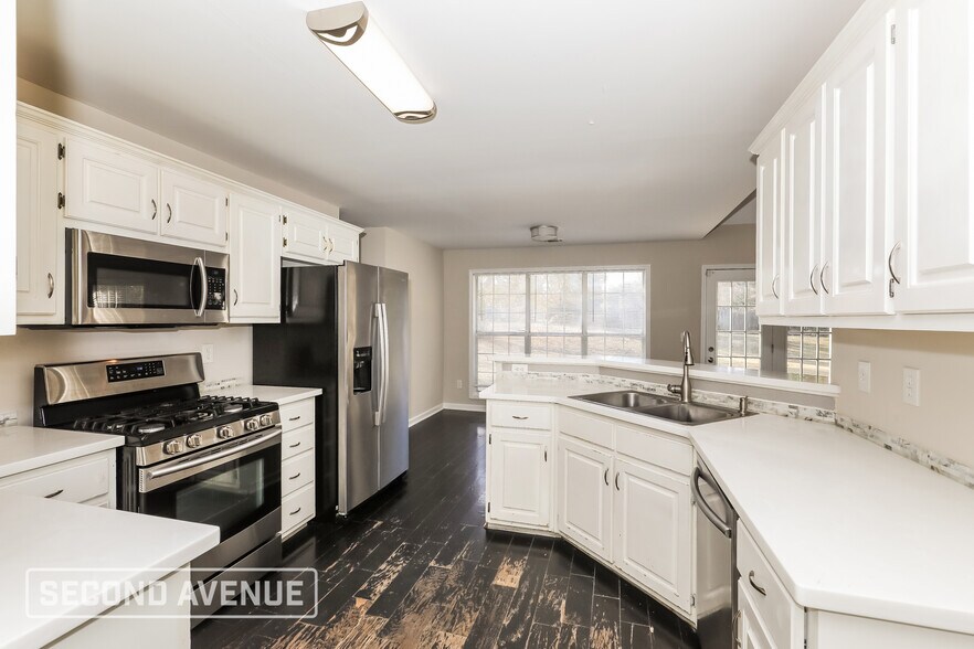 Building Photo - 1008 Maria Dr