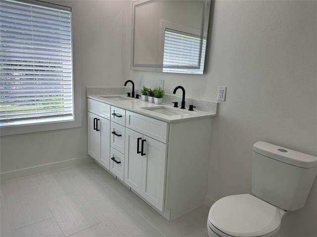 Building Photo - 310 Sunset Ct