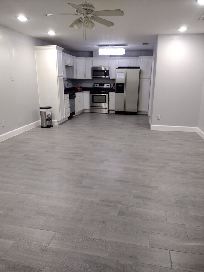 Building Photo - 7514 Wovenwood Ln