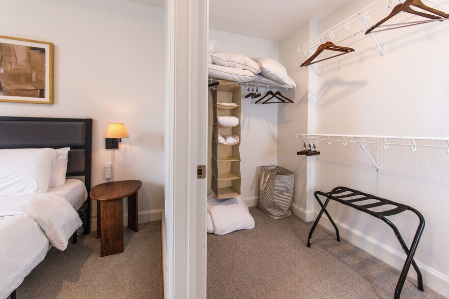 Building Photo - 758 N Broadway