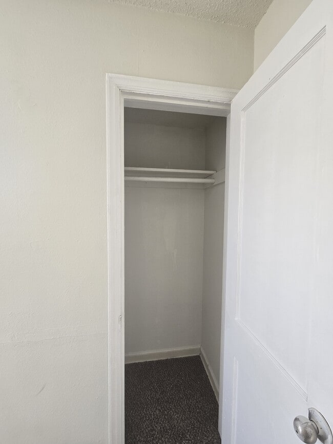 Building Photo - 1102 Dellrose