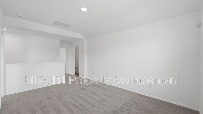 Building Photo - 255 Granary Dr