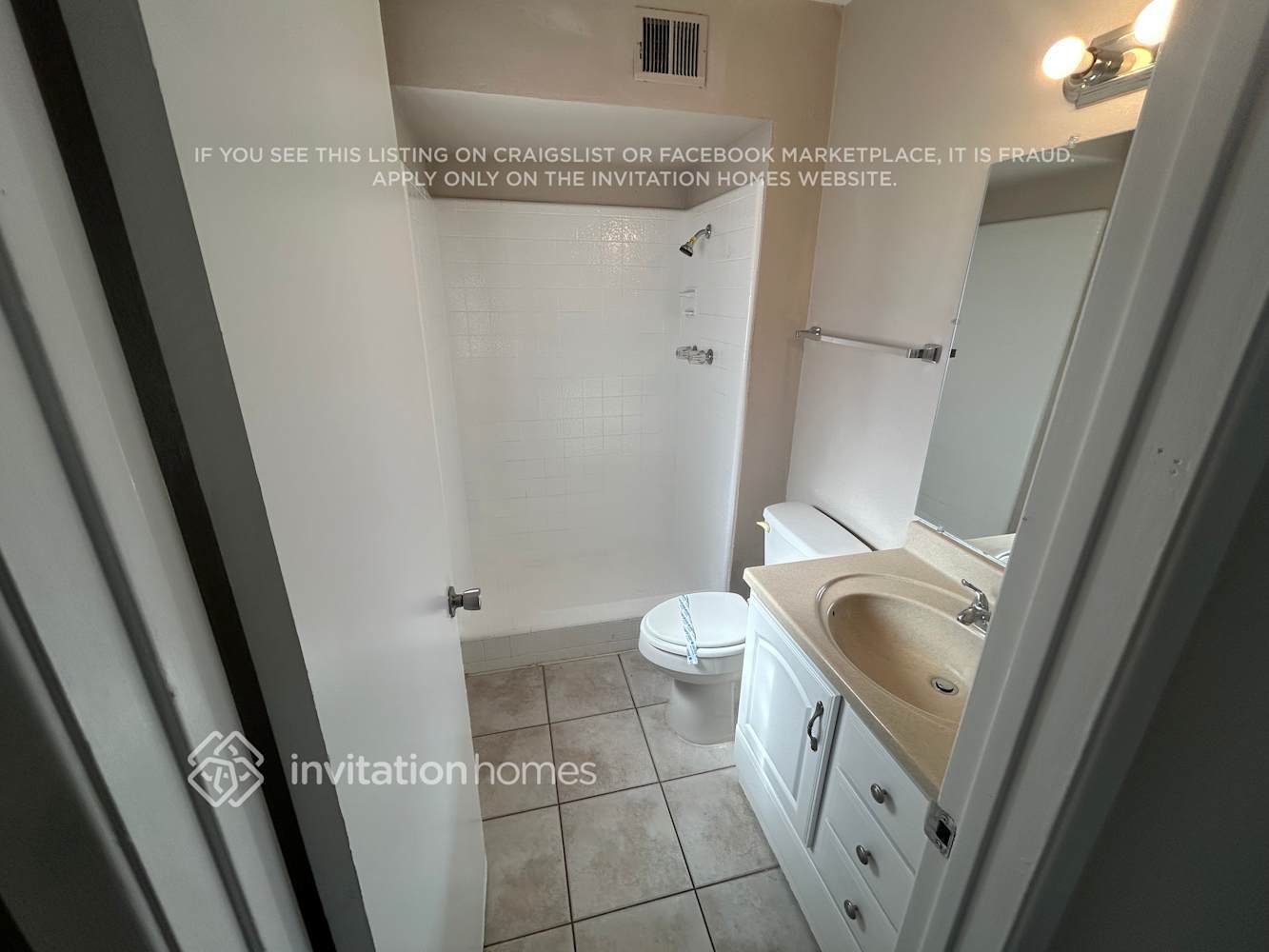 Building Photo - 5419 W Mercer Ln