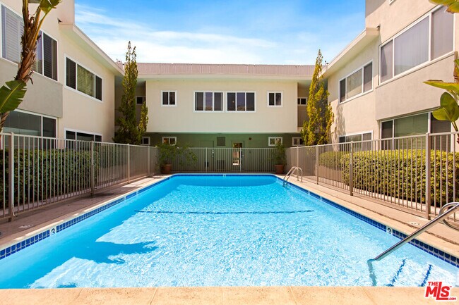 Building Photo - 1525 Hayworth Ave