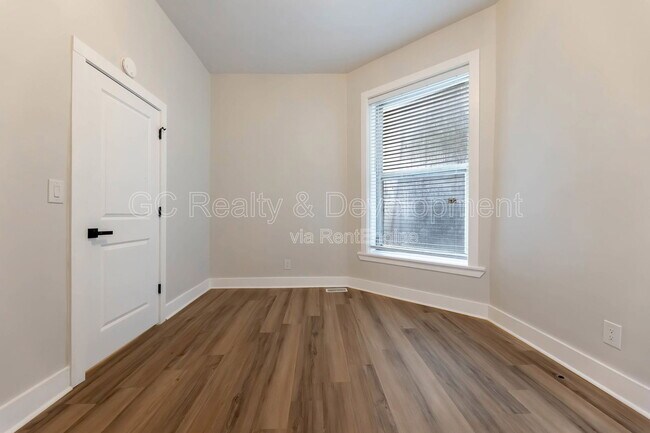Building Photo - 4241 S Calumet Ave