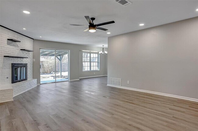 Building Photo - 3014 Northridge Dr