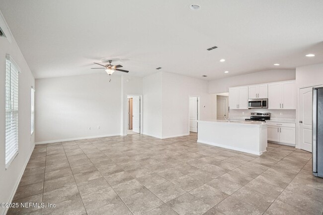 Building Photo - 633 Seville Pkwy