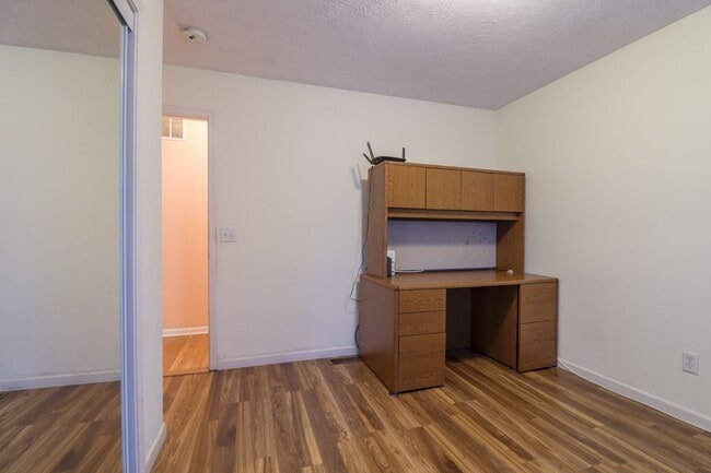 Building Photo - Montgomery- Nova