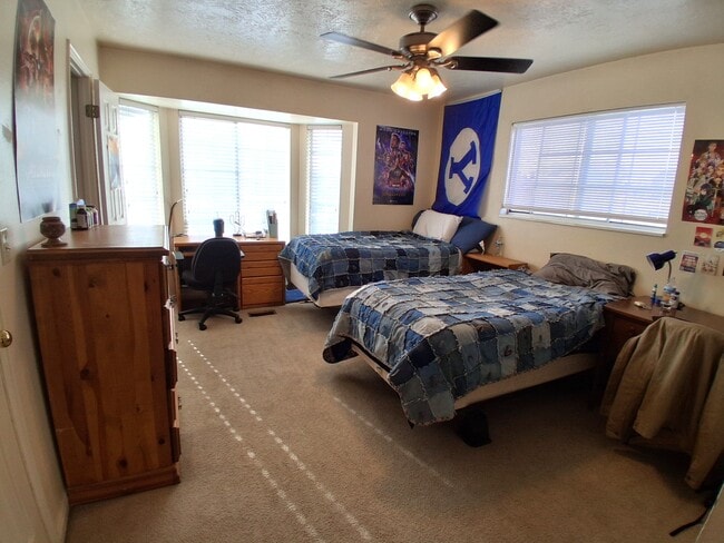 Building Photo - 565 N 300 E