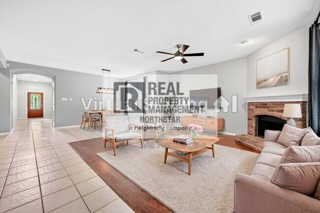 Building Photo - 405 Driftwood Ct