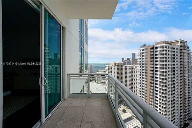 Building Photo - 900 Brickell Key Blvd