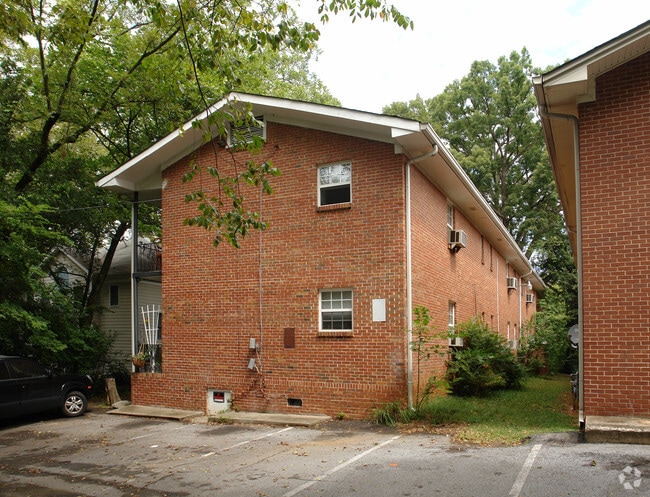 Primary Photo - 939 NE Greenwood Ave