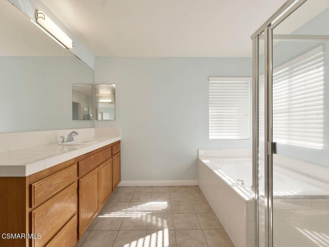 Building Photo - 3865 Angeline St