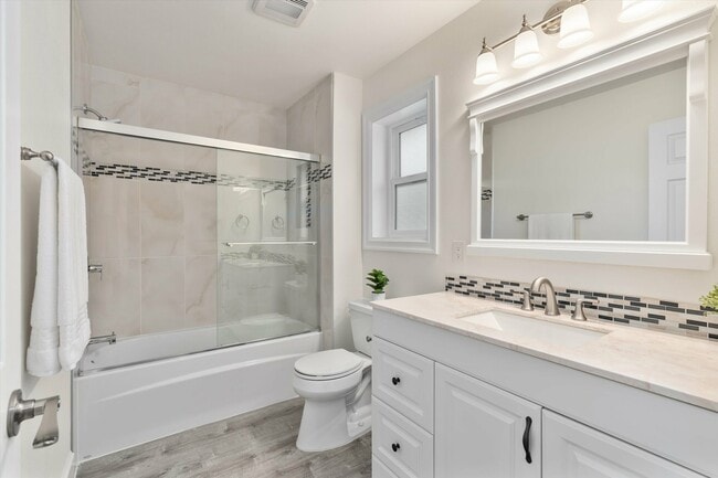 Building Photo - 6315 142nd Ave SE